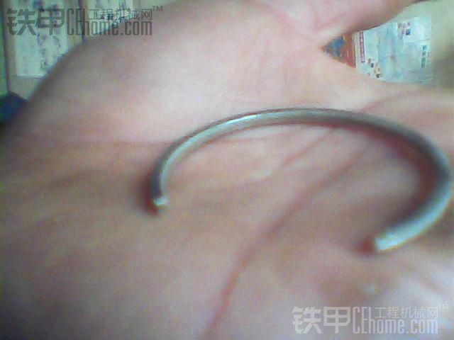 师傅们见过这样的油封吗 是尼龙的外颈44mm内径40mm 高3mm 那位师傅知道那有卖的