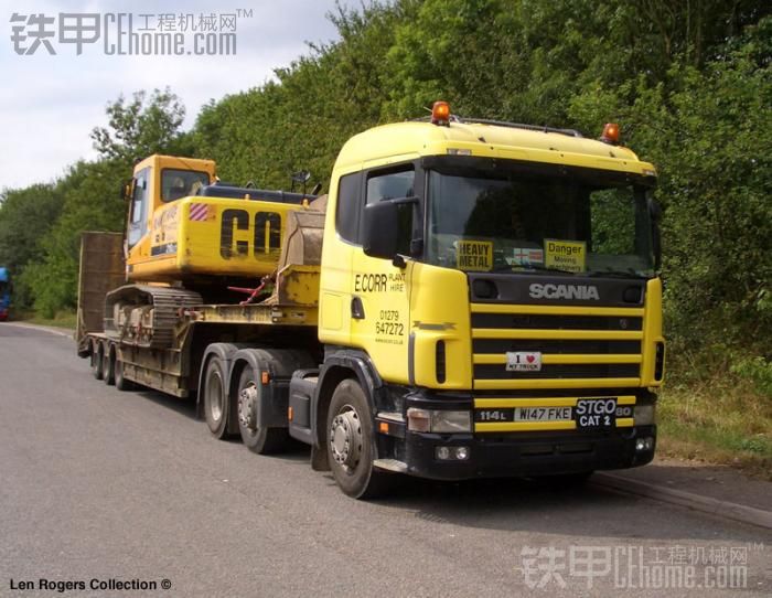 牽引車(chē)?yán)皲撏诰驒C(jī).......繼續(xù)更新。