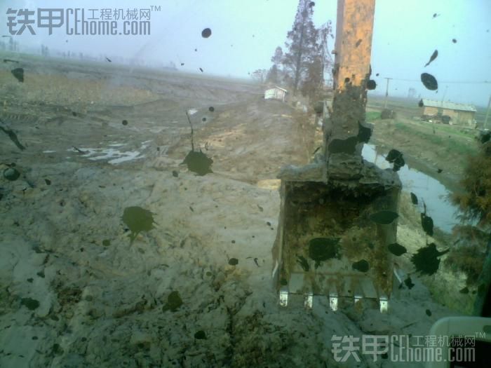 再來一次 水陸挖掘機挖魚池 沒人拍視頻可惜了