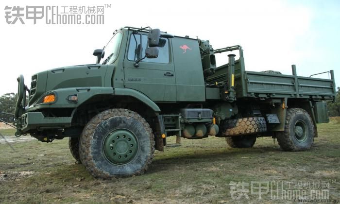 澳大利亚军队服役的奔驰ZETROS 1833 4X4越野卡车