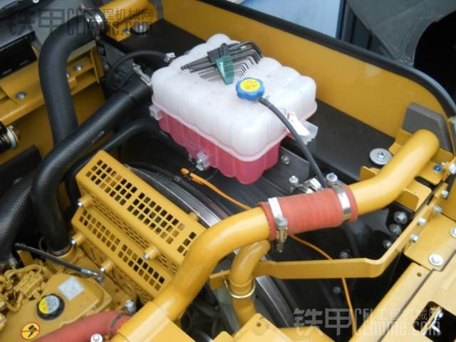 歐洲卡特工廠外324E挖掘機