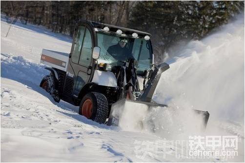 吹雪機(jī)可以進(jìn)行裝車