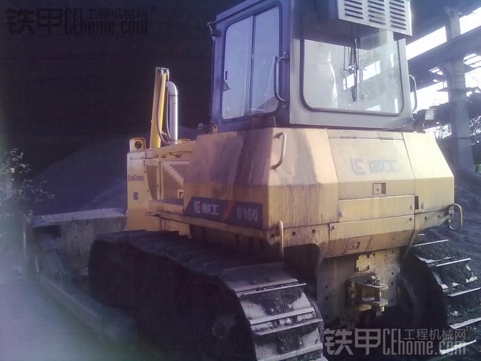 湖北襄樊地区首辆柳工B160独角兽推土机