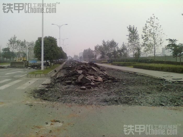 ...成都天源路翻修...（還有進口小松WA380哦）