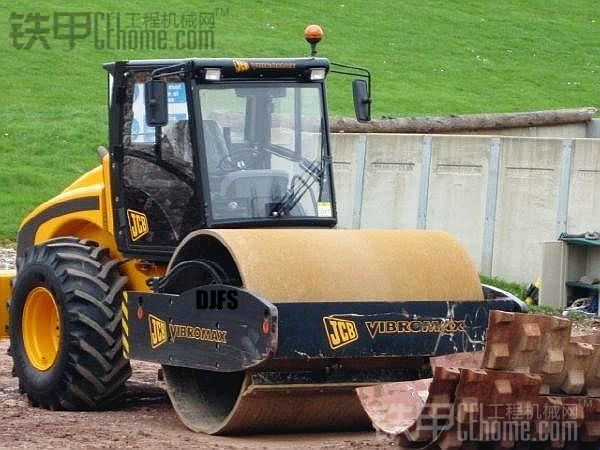 JCB 壓路機(jī) VM132D