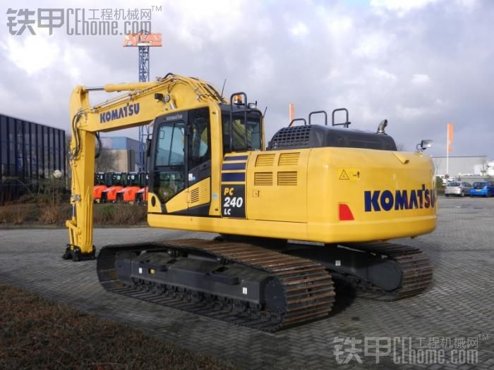 最新小松PC240-10挖掘機(jī)