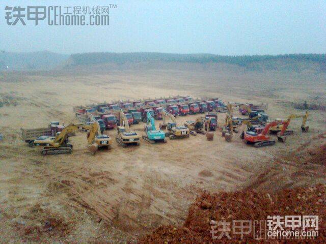 早上照的  才干了一個月就平了這么大個場地