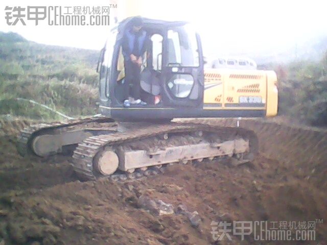 我開的大黃蜂怎么又跑在這里來了，快幫我抓住它，別讓它跑了