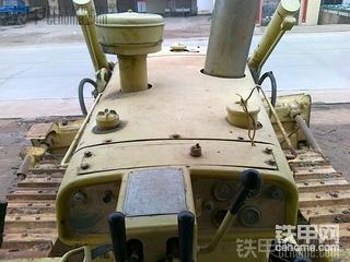 出售二手卡特彼勒D6C推土机。