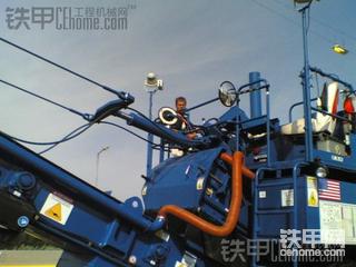 国外推广使用的沥青转运车