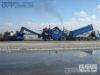 国外推广使用的沥青转运车