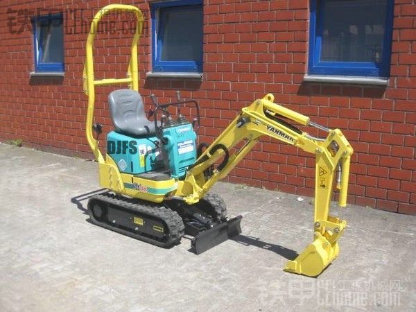 快來(lái)個(gè)人把它扛走 Yanmar Vio 10-2A