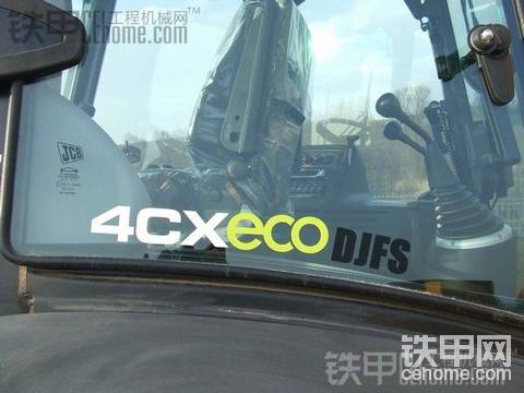 JCB 4CX  两头忙 和附件