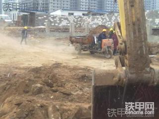 今天工作照，还有一点小事故