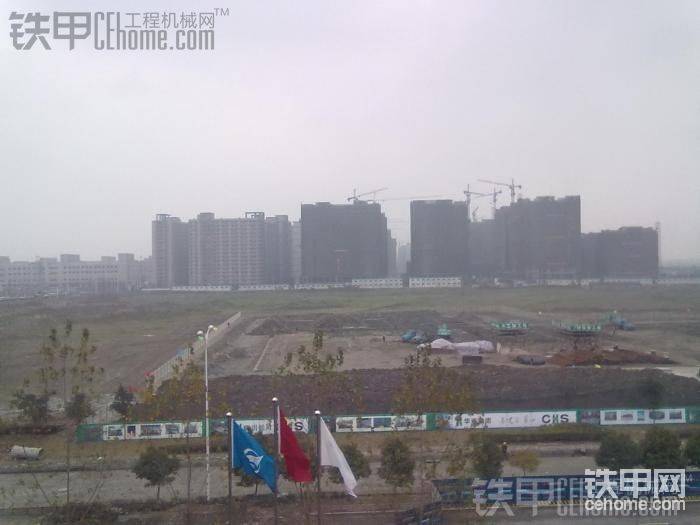 對(duì)面是富士康公寓