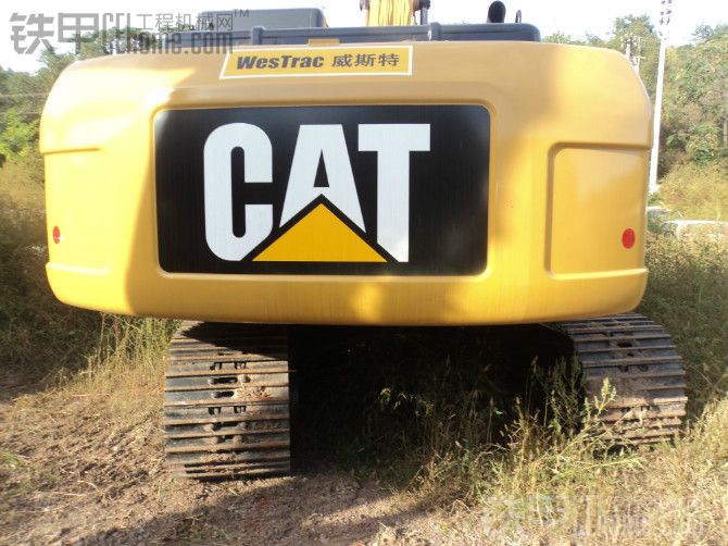 CAT320D