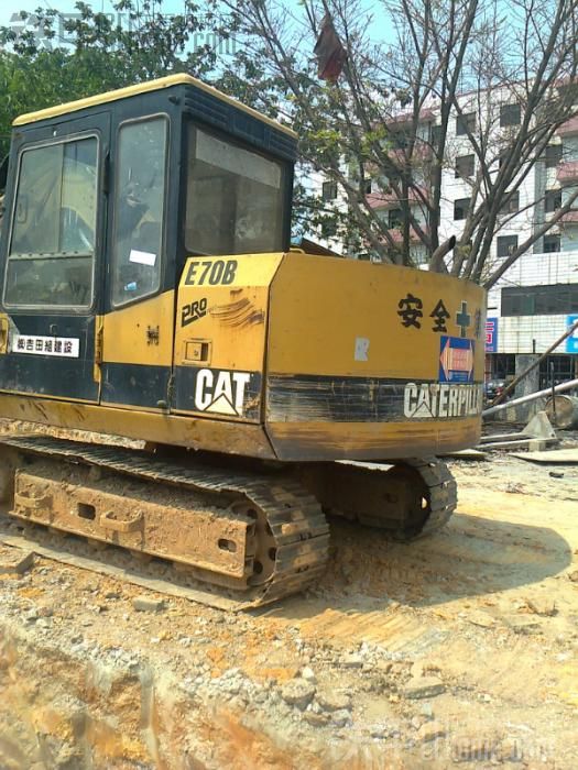 帶新炮 cat 70B