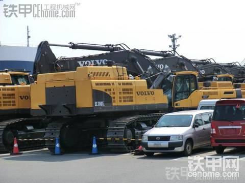 日本港口發(fā)現(xiàn)迪爾和沃爾沃挖掘機(jī)、正鏟配件。