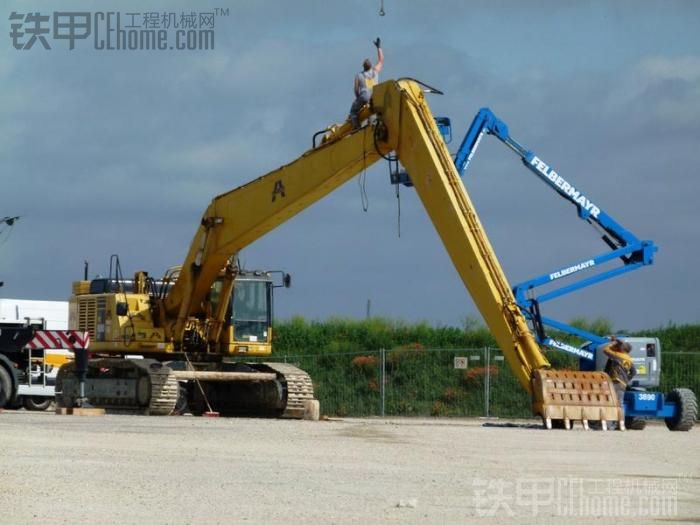 【美圖】加長(zhǎng)臂的Komatsu-600施工圖。