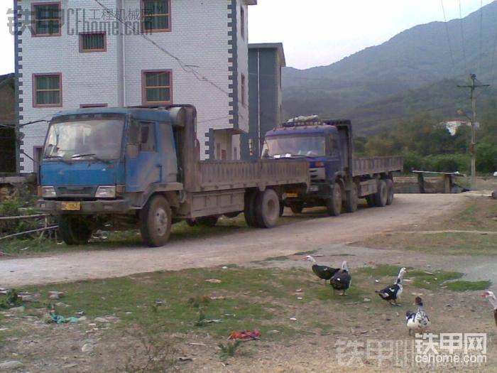 我家這兩部車都不錯(cuò)。哈。。