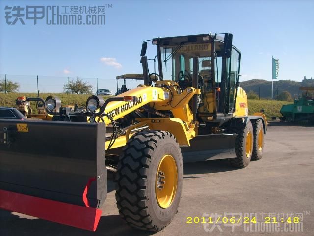 new holland F156.7A 平地機(jī)