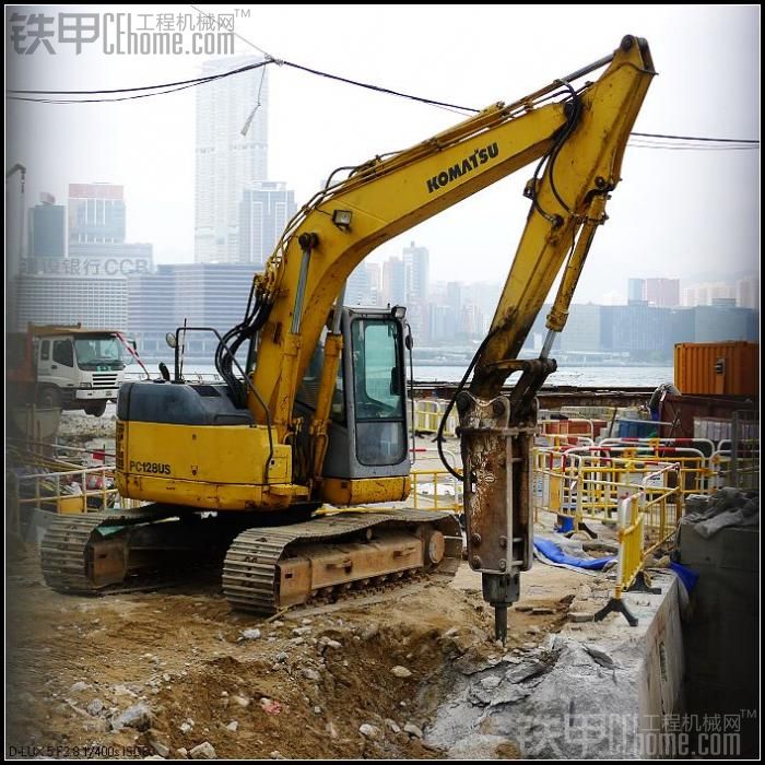 我在香港看到的2台挖掘机