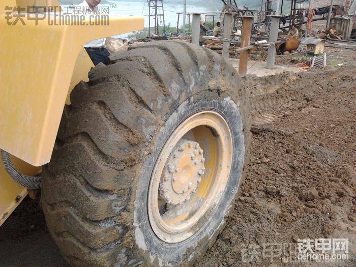 500小時(shí)內(nèi)，輕工況，4個(gè)輪胎無(wú)任何損傷