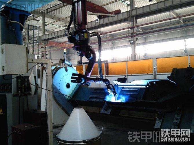 主體機器人焊接