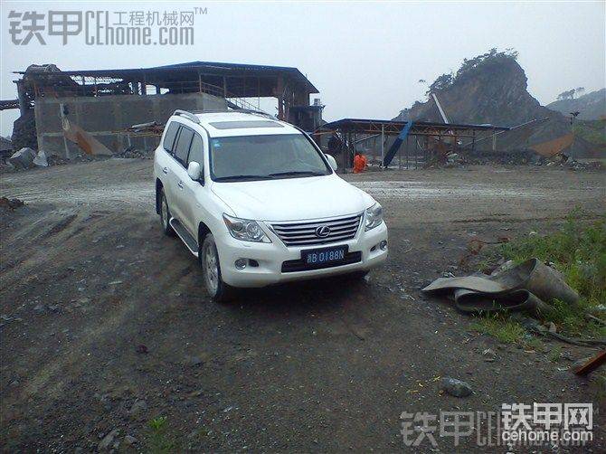 老大的座駕，有專職司機(jī)