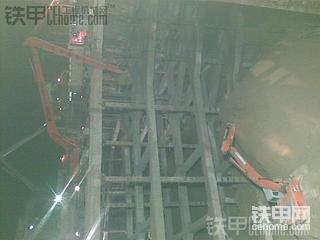 超長臂的日立350你見過嗎?可是一方的斗哦....