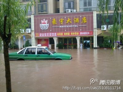 我們這次暴雨看見什么最感動事，