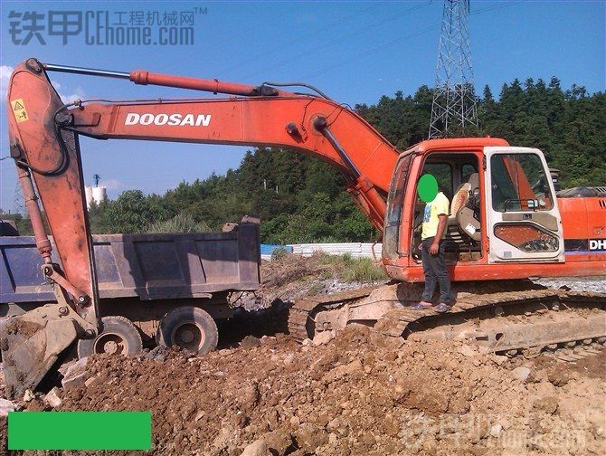 飘亮斗山220-7，纯土方车，29万