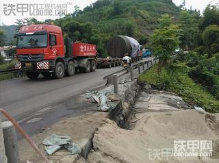 很久沒發(fā)貼了~~前面警車開道，856拉大奔.855拉火車