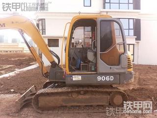 山重建機JCM906D2500小時使用報告