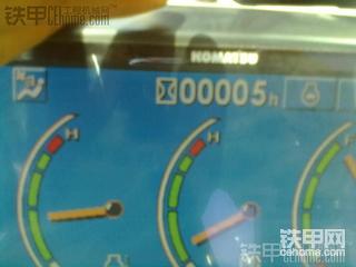 刚接的小松PC220-8MO挖掘机