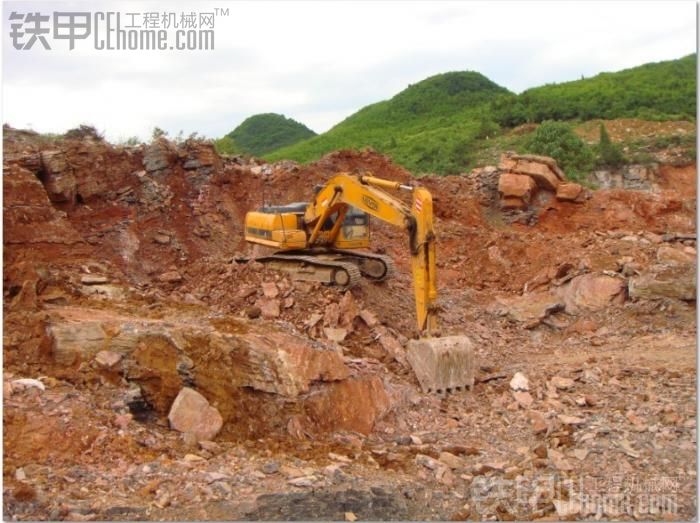 同一個地點 不同挖掘機工作