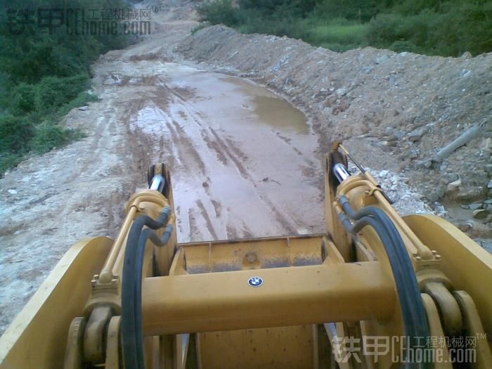 寶馬裝載機 之 填橋