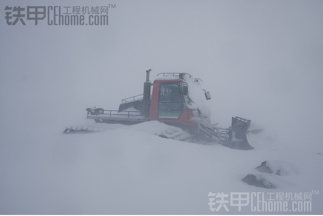 雪地車；Pisten Bully–300/600polor