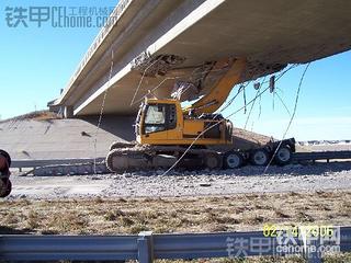 挖掘機PK大橋，到底誰會勝利