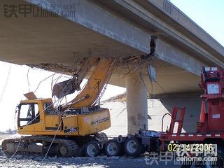 挖掘机PK大桥，到底谁会胜利
