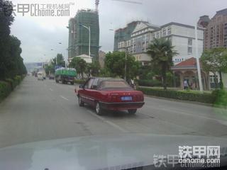 红旗飘扬   红旗牌敞篷车  神呐……