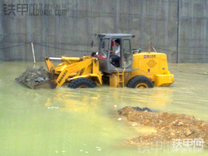 核電內(nèi)的工地被淹了