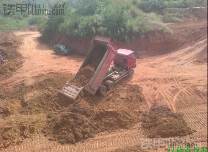 山推---老漢推車杯具了！