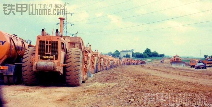 1980年強大的“鏟運機”存檔照片。