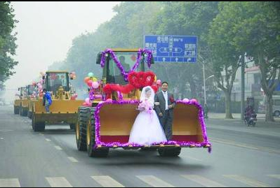 寶馬裝載機 之 鏟車婚車集合