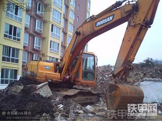 【再來看一個斗山紀念版的225-7】黃黃的