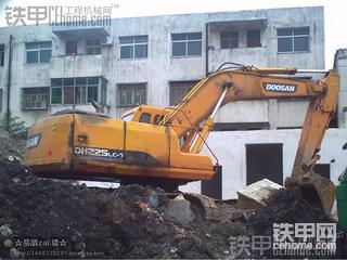 【再來看一個斗山紀念版的225-7】黃黃的
