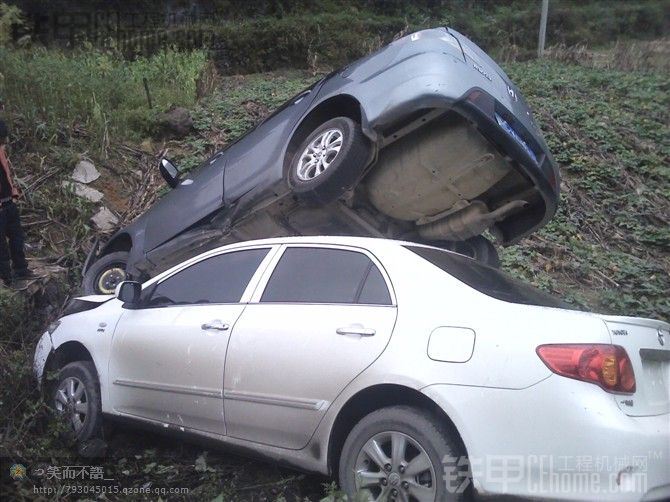 詭異的車禍現(xiàn)場（一直在納悶），不帶這樣撞的??！....