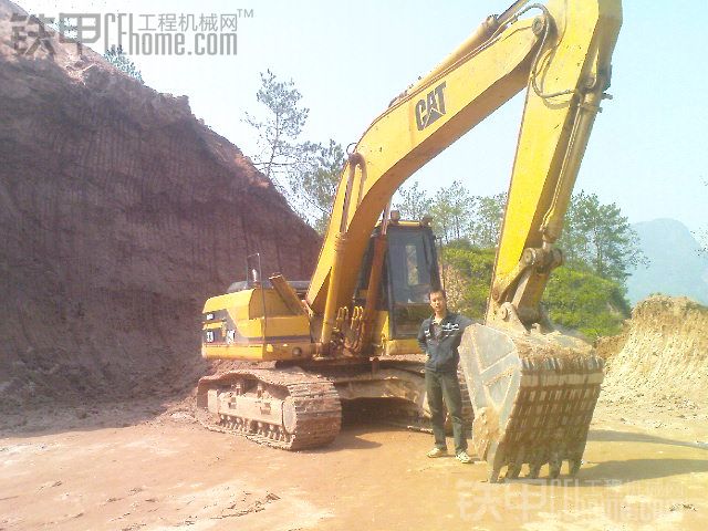 一年都在歇、我的雨神 CAT320、、、、、