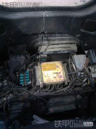 日立ZX200-3G挖机更换空调风机